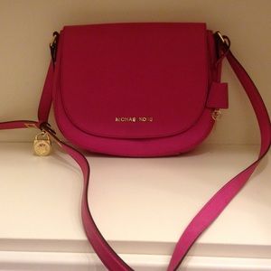 MICHAEL KORS Raspberry Crossbody